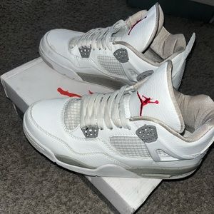 White Jordan 4 Oreos Size 8 Men’s EUC